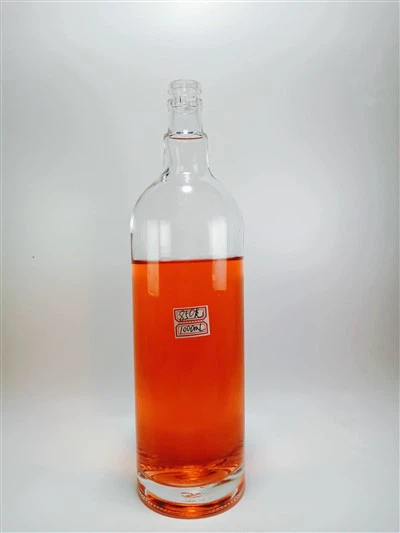 Bouteilles d'alcool vides de 1000 ml