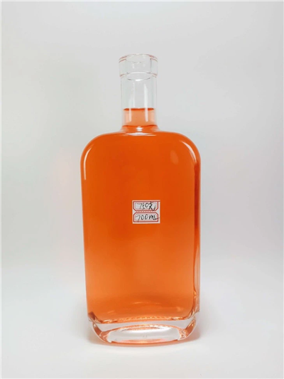 Bouteille d'alcool carrée